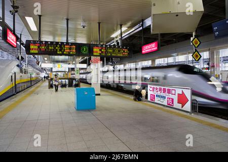 Bullet trains Shinkansen station Sendai Japan 2 Foto Stock