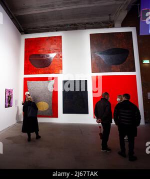 Venezia, Italia - Aprile 20: Dipinti di Pinaree Sanpitak all'Arsenale durante la mostra d'arte Internazionale 59th della biennale di Venezia il 20 Aprile 2 Foto Stock