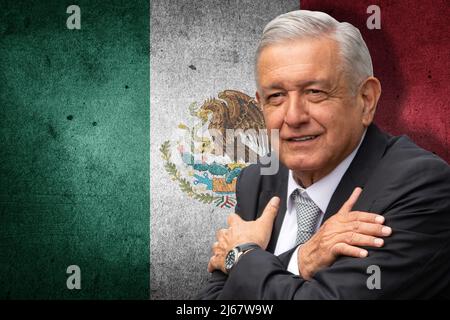 Andrés Manuel López Obrador (AMLO) e bandiera del Messico Foto Stock