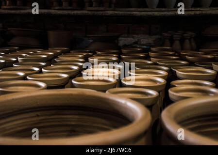 L'arte della ceramica creazione a Maragogipinho, Aratuipe, Bahia, Brasile. Il più grande centro di ceramica in latino Foto Stock