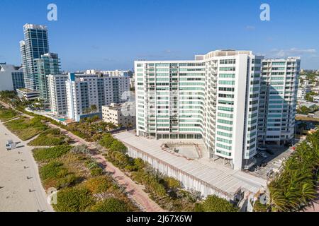 Miami Beach Florida Waterfront Oceanfront alto edificio condominio edifici vista aerea dall'alto Burleigh House The Collins l'Ateli Foto Stock