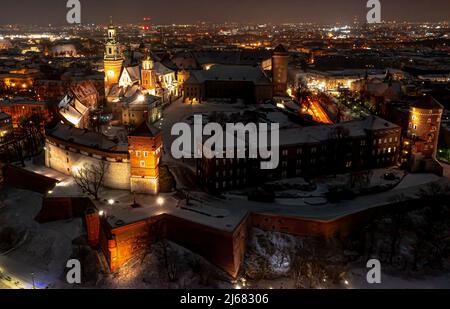 17 gennaio 2022, Cracovia, Polonia: (NOTA DELLA REDAZIONE: Immagine scattata con drone).Una vista del Castello reale di Wawel. (Credit Image: © Alex Bona/SOPA Images via ZUMA Press Wire) Foto Stock