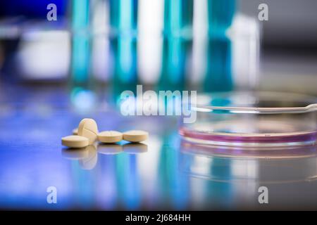 Pillole in laboratorio di test di qualità del prodotto - foto stock Foto Stock