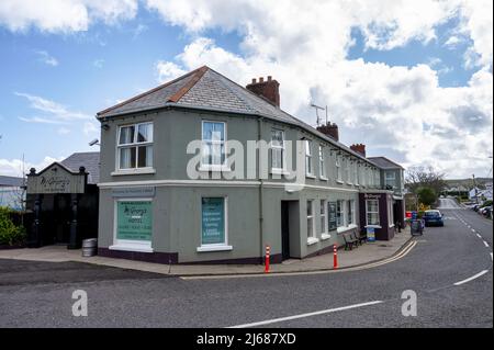 Culdaff, Irlanda - 18 aprile 2022: McGrory's Hotel a Culdaff, Donegal, Irlanda Foto Stock