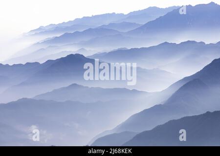 Chinas West henan funiu bellezza come la pittura di paesaggio al mattino Foto Stock