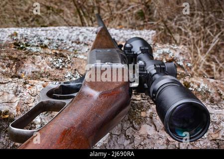 Dettaglio del fucile da caccia a leva con scope Foto Stock