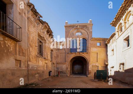 Ingresso alla vecchia città rovinata di Belchite nella provincia di Saragozza, Comunità autonoma di Aragona, Spagna Foto Stock