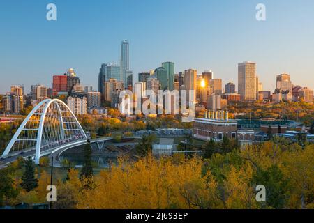 Skyline di Edmonton in autunno, Edmonton, Alberta, Canada, Nord America Foto Stock