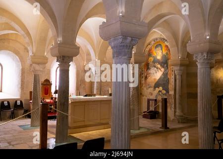 Affreschi all'interno della cripta della Cattedrale di Otranto. Otranto. La cattedrale cattolica romana, dedicata all'Annunciazione della Vergine Maria. È l'archivio Foto Stock