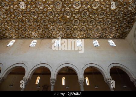 Cattedrale dedicata all'Annunciazione della Vergine Maria in Otranto. La cattedrale cattolica romana, dedicata all'Annunciazione della Vergine Maria. Foto Stock