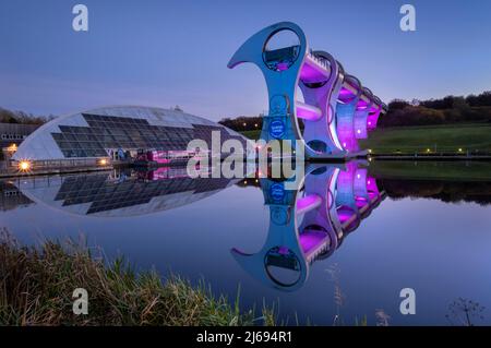 La ruota Falkirk di notte, Falkirk, Stirlingshire, Scozia, Regno Unito, Europa Foto Stock