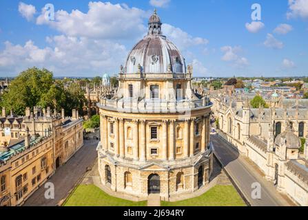 Radcliffe Camera e pareti del Brasenose College e All Souls College, Oxford University Oxfordshire, Inghilterra, Regno Unito Foto Stock