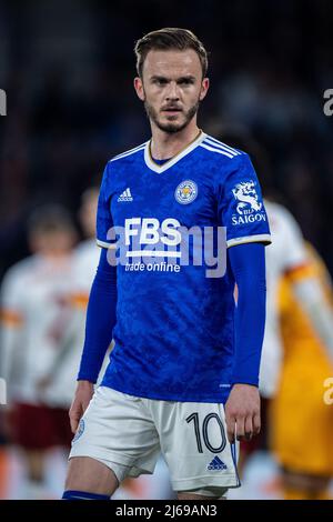 Leicester, Regno Unito. 28th Apr 2022. LEICESTER, INGHILTERRA - APRILE 28: James Maddison durante la semifinale della UEFA Conference League, tappa uno tra Leicester City e AS Roma al King Power Stadium il 28 aprile 2022 a Leicester, Regno Unito. (Foto di Sebastian Frej) Credit: Sebo47/Alamy Live News Foto Stock