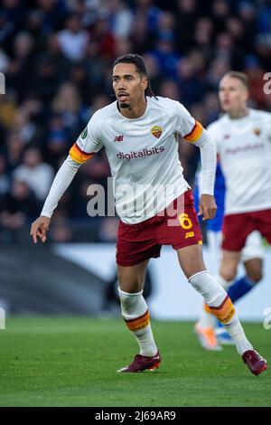 Leicester, Regno Unito. 28th Apr 2022. LEICESTER, INGHILTERRA - APRILE 28: Chris Smalling di AS Roma durante la semifinale della UEFA Conference League tappa uno tra Leicester City e AS Roma al King Power Stadium il 28 aprile 2022 a Leicester, Regno Unito. (Foto di Sebastian Frej) Credit: Sebo47/Alamy Live News Foto Stock