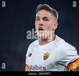 Leicester, Regno Unito. 28th Apr 2022. LEICESTER, INGHILTERRA - APRILE 28: Nicolo Zaniolo di AS Roma durante la semifinale della UEFA Conference League tappa uno tra Leicester City e AS Roma al King Power Stadium il 28 aprile 2022 a Leicester, Regno Unito. (Foto di Sebastian Frej) Credit: Sebo47/Alamy Live News Foto Stock