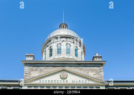 Architettura esterna e cupola del mercato Bonsecours nella città vecchia. Il quartiere storico è un sito patrimonio dell'umanità dell'UNESCO e un importante centro turistico Foto Stock