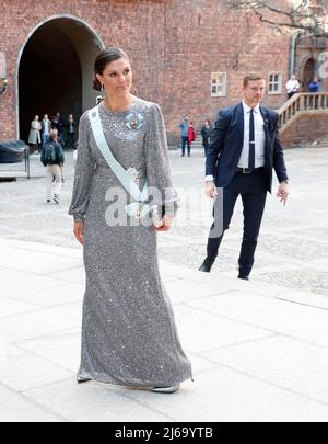 Stoccolma, Svezia. 29th Apr 2022. Crown Princess Victoria arriva al municipio di Stoccolma per una cerimonia di laurea a causa del fatto che il principe Daniele è stato nominato medico onorario all'Istituto Karolinska. Stoccolma, Svezia 29 Aprile 2022 Foto: Christine Olsson / TT / Code 10430 Credit: TT News Agency/Alamy Live News Foto Stock