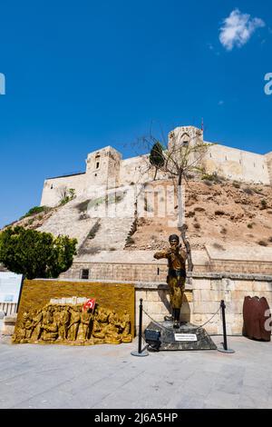 Il castello di Gaziantep, Gaziantep Kalesi nel centro storico di Gaziantep, Turchia, è un punto di riferimento storico popolare per i turisti. Foto Stock