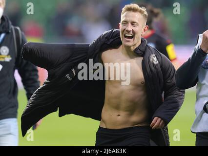 Germania. 29th Apr, 2022. Primo : 29th Aprile 2022, Fuvuball, calcio, 2nd Bundesliga, Stagione 2021/2022, Werder Bremen - Holstein Kiel 2: 3 giubilo a Lewis Holtby Credit: dpa picture Alliance/Alamy Live News Foto Stock