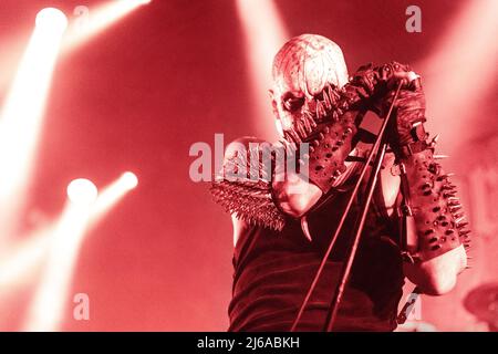 Oslo, Norvegia. 15th, Aprile 2022. La band norvegese di metallo nero Gorgoroth suona un concerto dal vivo al Rockefeller durante il festival norvegese del metallo Inferno Metal Festival 2022 di Oslo. Qui il cantante Atterigner è visto dal vivo sul palco. (Photo credit: Gonzales Photo - Terje Dokken). Foto Stock