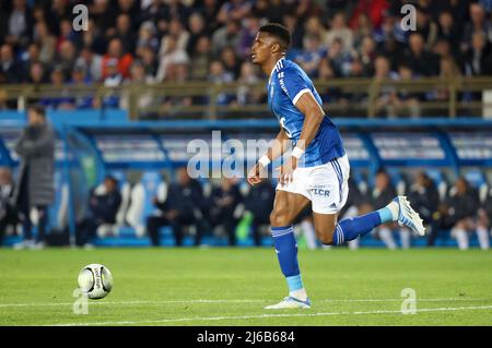 Strasburg, Francia. 29th Apr 2022. Gerzino Nyamsi di Strasburgo durante il campionato francese Ligue 1 partita di calcio tra RC Strasbourg Alsace (RCSA) e Paris Saint-Germain (PSG) il 29 aprile 2022 allo Stade de la Meinau di Strasburgo, Francia - Foto Jean Catuffe / DPPI Credit: DPPI Media/Alamy Live News Foto Stock