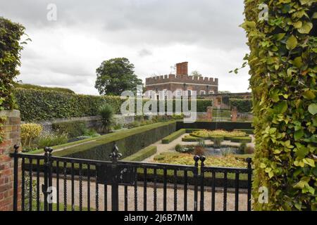 The Pond Gardens at Hampton Court Palace, Richmond, Londra, Inghilterra. Foto Stock