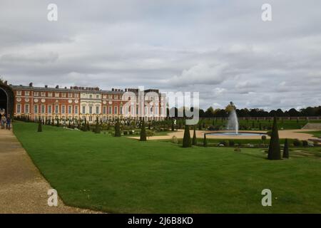 Il Giardino privato restaurato di William III dal 1702 all'Hampton Court Palace, Richmond, Londra, Inghilterra. Foto Stock