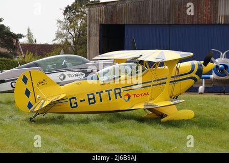 Pits S-2A Special G-BTTR al White Waltham, UKj Foto Stock