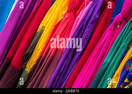 Tessuto colorato come visto sui mercati in Marocco Foto Stock