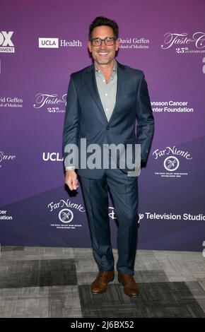 CENTURY CITY, CA - 29 APRILE: Gregory Zarian, al Taste for a Cure 25th Anniversary Event al Fairmont Century Plaza Hotel di Century City, California, il 29 aprile 2022. Credito: Faye Sadou/MediaPunch Foto Stock