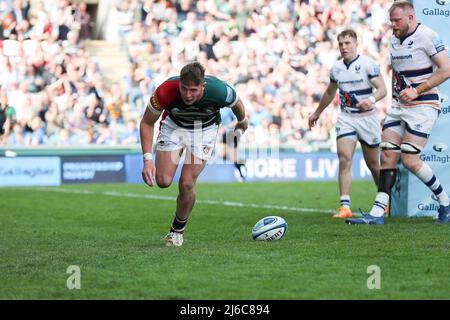 Leicester, Regno Unito. 30th Apr 2022. Leicester prova Freddie Steward durante la partita di rugby Gallagher Premiership tra Leicester Tigers e Bristol Rugby al Mattioli Woods Welford Road Stadium, Leicester, Regno Unito, il 30 aprile 2022. Foto di Simon Hall. Solo per uso editoriale, licenza richiesta per uso commerciale. Nessun utilizzo nelle scommesse, nei giochi o nelle pubblicazioni di un singolo club/campionato/giocatore. Credit: UK Sports Pics Ltd/Alamy Live News Foto Stock