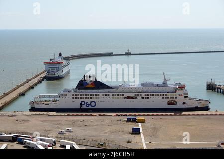Dover Kent UK 30th aprile 2022. P&o traghetti Pride di Kent e il Pride di Canterbury ancora in porto dopo P&0 Ferries saccheggiato è dover in Francia forza lavoro. Credit: Martin Dalton/Alamy Live News Foto Stock