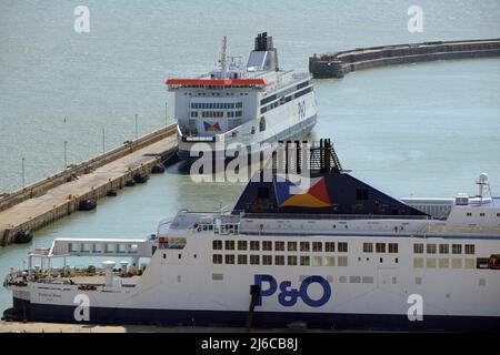 Dover Kent UK 30th aprile 2022. P&o traghetti Pride di Kent e il Pride di Canterbury ancora in porto dopo P&0 Ferries saccheggiato è dover in Francia forza lavoro. Credit: Martin Dalton/Alamy Live News Foto Stock
