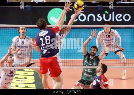 Gabriele di Martino Prisma Taranto. Durante il Play Off 5th Place - Gioiella Prisma Taranto vs Allianz Milano, Volley Campionato Italiano Serie A Men Superleague a Taranto, Italia, Aprile 30 2022 Foto Stock