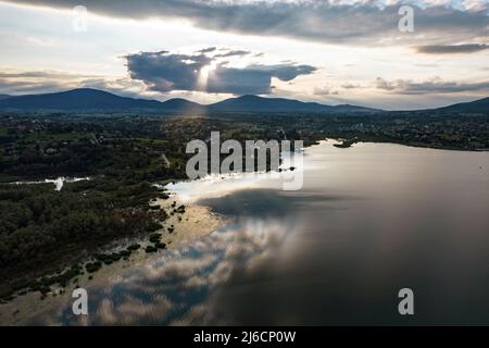 Lago Jezioro Żywieckie/Żywiec - Polonia Foto Stock