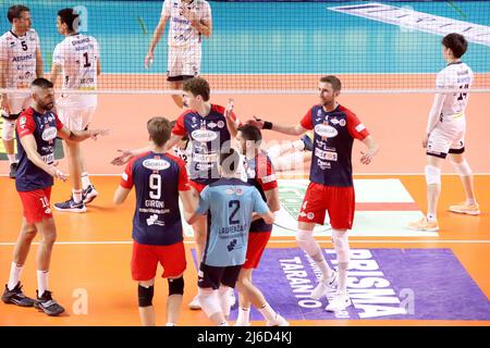 PalaMazzola, Taranto, 30 aprile 2022, Prisma Taranto esultazione. Durante Gioca fuori 5th posto - Gioiella Prisma Taranto vs Allianz Milano - Pallavolo Serie Italiana A Campionato Men Superleague Foto Stock