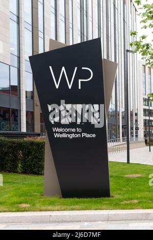 Benvenuti al cartello Wellington Place, Leeds, West Yorkshire, Inghilterra, Regno Unito Foto Stock