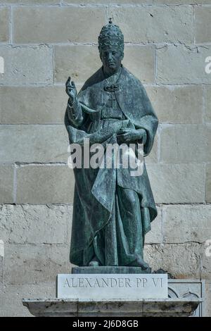 Statua di Papa Alessandro VI, Basilica di Santa Maria, Cattedrale la Seu, Xàtiva (Játiva), Valencia, Spagna, Europa Foto Stock