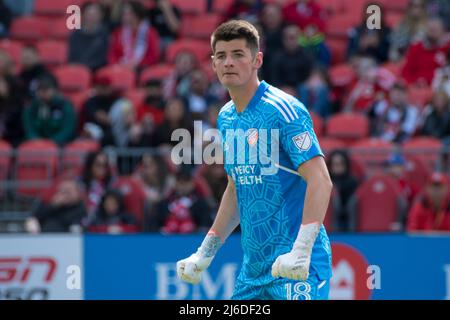 , Ontario, Canada. 30 aprile 2022, Toronto, Ontario, Canada: Roman Celentano (18) in azione durante la partita MLS tra Toronto FC e FC Cincinnati. La partita si è conclusa nel 1-2 per il FC Cincinnati. (Credit Image: © Angel Marchini/ZUMA Press Wire) Credit: ZUMA Press, Inc./Alamy Live News Foto Stock