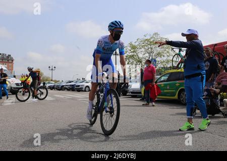 Oviedo, SPAGNA: Simon Yates (BikeExchange) al via durante la tappa 1st della Vuelta a Asturias 2022 a Oviedo, Asturias il 29 aprile 2022. (Foto di Alberto Brevers / Pacific Press) Foto Stock