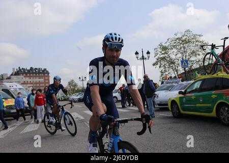 Oviedo, SPAGNA: Jose Joaquin Rojas (Movistar Team) al via durante la tappa 1st della Vuelta Asturias 2022 a Oviedo, Asturias il 29 aprile 2022. (Foto di Alberto Brevers / Pacific Press) Foto Stock