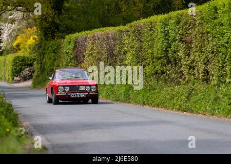 Alpha Romeo GTV. Partecipando alle classiche auto primaverili Rotary Club beneficenza 'Wye Run' attraverso il Galles e la valle di Wye. Foto Stock