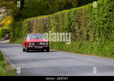 Alpha Romeo GTV. Partecipando alle classiche auto primaverili Rotary Club beneficenza 'Wye Run' attraverso il Galles e la valle di Wye. Foto Stock