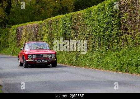 Alpha Romeo GTV. Partecipando alle classiche auto primaverili Rotary Club beneficenza 'Wye Run' attraverso il Galles e la valle di Wye. Foto Stock