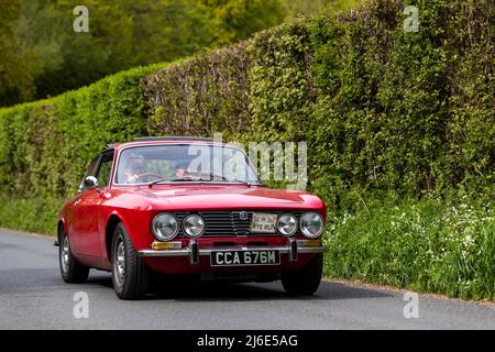 Alpha Romeo GTV. Partecipando alle classiche auto primaverili Rotary Club beneficenza 'Wye Run' attraverso il Galles e la valle di Wye. Foto Stock