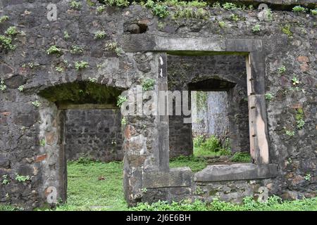 rovina medievale, forte vasai, maharashtra, india Foto Stock