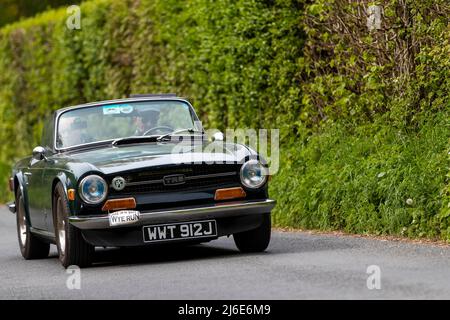 Triumph TR6 partecipa alle classiche auto primaverili Rotary Club beneficenza 'Wye Run' attraverso il Galles e la Wye Valley. Foto Stock