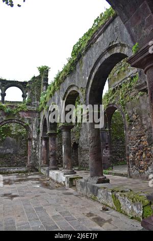 rovina medievale, forte vasai, maharashtra, india Foto Stock