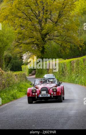 Auto classiche in primavera Wye Run attraverso il Galles e la Wye Valley. Foto Stock