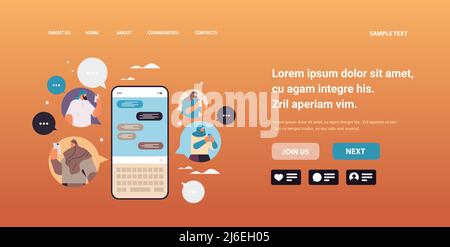persone arabe digitando messaggio su smartphone uomini arabici donne che chiacchierano in mobile app chat bolla comunicazione Illustrazione Vettoriale